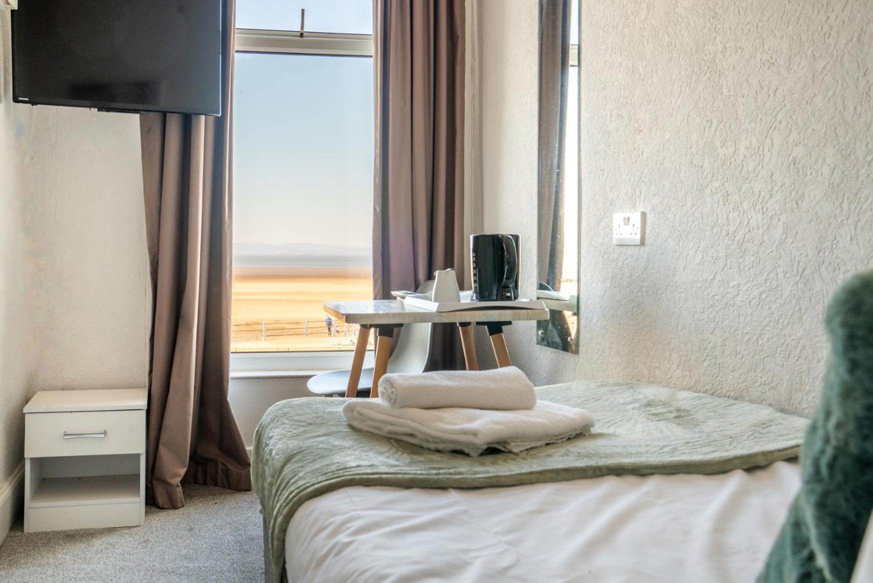 The Clifton Seafront Hotel Morecambe Eksteriør billede